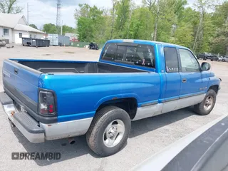 1999 Dodge 1500 z VIN 3B7HC13Y0XG208046, wystawiony jako IAAI lot #42027868 z przebiegiem 188 385 mil mil oraz . Historia ofert i sprzedaży dostępna na DreamBid. Obrazek 4.