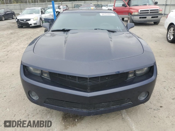 2011 Chevrolet Camaro 2LS z VIN 2G1FA1ED0B9143377, wystawiony jako Copart lot #38783884 z przebiegiem 183 478 mil mil oraz Nie do naprawy • Non repairable. Historia ofert i sprzedaży dostępna na DreamBid. Obrazek 5.