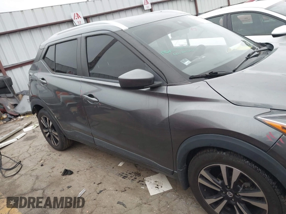 2020 Nissan Kicks SV z VIN 3N1CP5CV9LL519118, wystawiony jako IAAI lot #41899493 z przebiegiem 105 857 mil mil oraz . Historia ofert i sprzedaży dostępna na DreamBid. Obrazek 13.