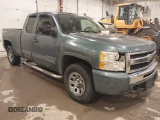 2010 Chevrolet Silverado 1500 LS with VIN 1GCSKREA3AZ188227, listed as a IAAI auction lot 41191956 with 108,773 mi miles and . Bid and sale history available at DreamBid. Image 1.