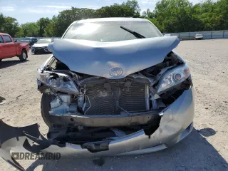 2015 Toyota Sienna LE AAS z VIN 5TDKK3DC9FS616343, wystawiony jako Copart lot #56859275 z przebiegiem 88 103 mil mil oraz Szkoda całkowita • Salvage title. Historia ofert i sprzedaży dostępna na DreamBid. Obrazek 5.