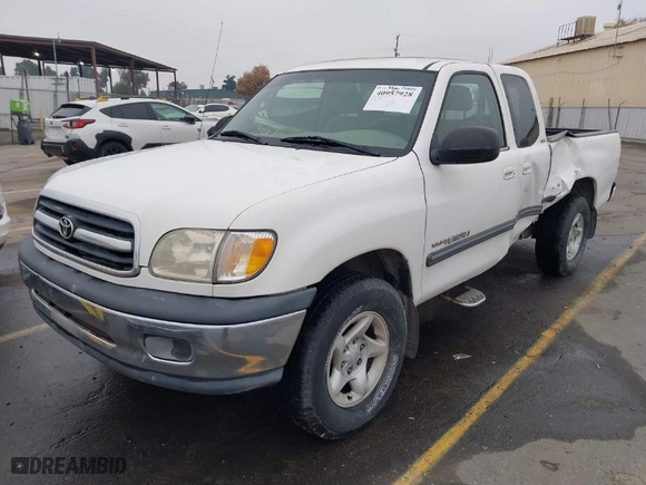 2001 Toyota Tundra SR5 with VIN 5TBRN34101S138836, listed as a IAAI auction lot 40957928 with 177,849 mi miles. Bid and sale history available at carsss.com. Image 2.