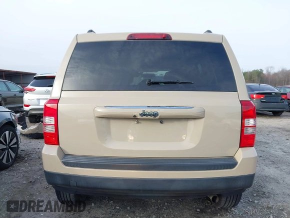 2017 Jeep Patriot Sport with VIN 1C4NJPBB3HD186308, listed as a IAAI auction lot 41743637 with 82,111 mi miles. Bid and sale history available at carsss.com. Image 17.