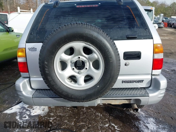 2001 Honda Passport LX z VIN 4S6CK58W014401073, wystawiony jako IAAI lot #41380551 z przebiegiem 259 878 mil mil oraz . Historia ofert i sprzedaży dostępna na DreamBid. Obrazek 16.