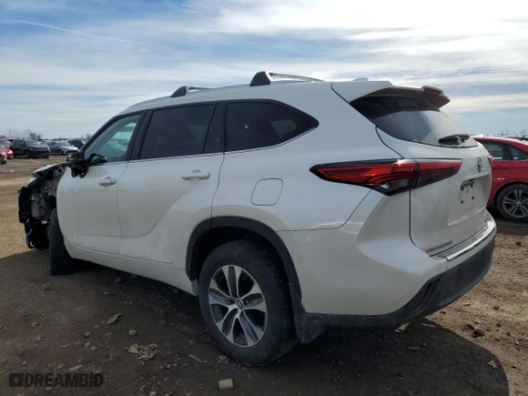 2020 Toyota Highlander XLE with VIN 5TDHZRBH8LS048346, listed as a Copart auction lot 46923375 with 20,168 mi miles and Salvage Title. Bid and sale history available at carsss.com. Image 2.