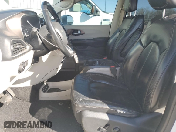 2017 Chrysler Pacifica Touring L with VIN 2C4RC1BG1HR519963, listed as a Copart auction lot 52800915 with 141,225 mi miles and Salvage Title. Bid and sale history available at DreamBid. Image 7.