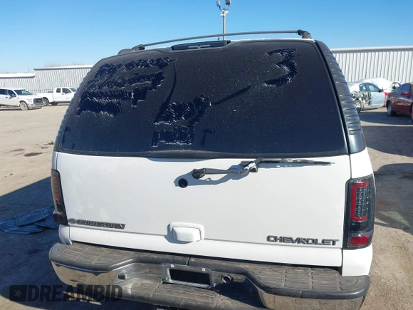 2004 Chevrolet Suburban LS with VIN 1GNEC16Z54J222405, listed as a IAAI auction lot 41424519 with 204,381 mi miles. Bid and sale history available at carsss.com. Image 16.