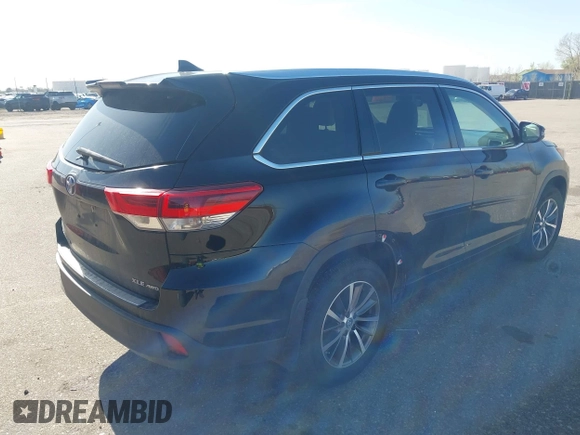 2017 Toyota Highlander XLE с VIN 5TDJZRFH7HS462950, выставлен на аукционе IAAI как лот 41980546 с пробегом 101 828 миль миль и . История ставок и продаж доступна на DreamBid. Изображение 4.