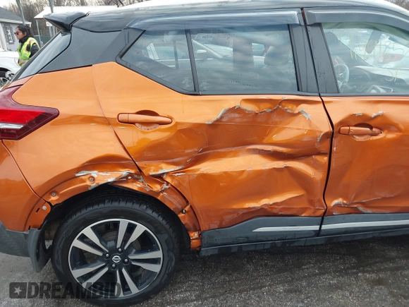 2019 Nissan Kicks S with VIN 3N1CP5CU6KL559887, listed as a IAAI auction lot 41491252 with 69,357 mi miles and . Bid and sale history available at carsss.com. Image 6.