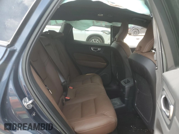 2023 Volvo XC60 Plus Dark Theme z VIN YV4H60DLXP1338593, wystawiony jako Copart lot #54832565 z przebiegiem 17 406 mil mil oraz Nie do naprawy • Non repairable. Historia ofert i sprzedaży dostępna na DreamBid. Obrazek 11.