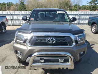 2013 Toyota Tacoma z VIN 3TMLU4EN2DM108944, wystawiony jako Copart lot #55143625 z przebiegiem 181 160 mil mil oraz Szkoda całkowita • Salvage title. Historia ofert i sprzedaży dostępna na DreamBid. Obrazek 5.
