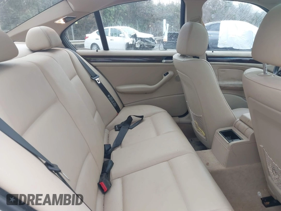 2003 BMW 3 Series 325i z VIN WBAEV33473KL58984, wystawiony jako IAAI lot #41495695 z przebiegiem 16 468 mil mil oraz . Historia ofert i sprzedaży dostępna na DreamBid. Obrazek 8.
