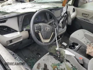 2018 Toyota Sienna LE с VIN 5TDJZ3DC5JS190506, выставлен на аукционе Copart как лот 86137964 с пробегом Не указан миль и Списание • Salvage title. История ставок и продаж доступна на DreamBid. Изображение 8.