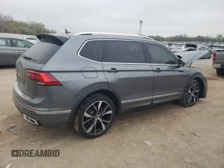 2024 Volkswagen Tiguan SEL R-Line with VIN 3VV4B7AX7RM158394, listed as a Copart auction lot 51044755 with 5,566 mi miles and Salvage title. Bid and sale history available at DreamBid. Image 3.