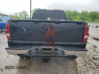 2003 Chevrolet Silverado 1500HD LS z VIN 1GCGK13U93F248729, wystawiony jako Copart lot #55568615 z przebiegiem 227 774 mil mil oraz Nie do naprawy • Non repairable. Historia ofert i sprzedaży dostępna na DreamBid. Obrazek 6.