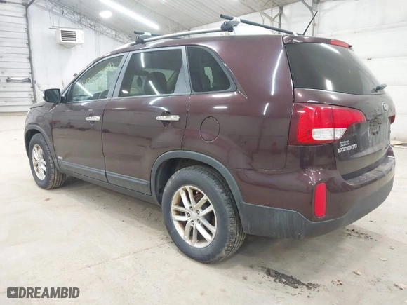 2015 Kia Sorento LX with VIN 5XYKTDA73FG653329, listed as a IAAI auction lot 41931897 with 96,088 mi miles. Bid and sale history available at carsss.com. Image 3.