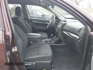 2011 Kia Sorento LX with VIN 5XYKTCA11BG070046, listed as a IAAI auction lot 42136751 with 112,661 mi miles and . Bid and sale history available at DreamBid. Image 5.
