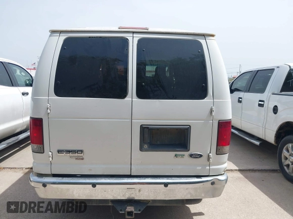 2010 Ford Econoline Passenger XL z VIN 1FBNE3BLXADA12591, wystawiony jako IAAI lot #42269872 z przebiegiem 374 820 mil mil oraz . Historia ofert i sprzedaży dostępna na DreamBid. Obrazek 16.