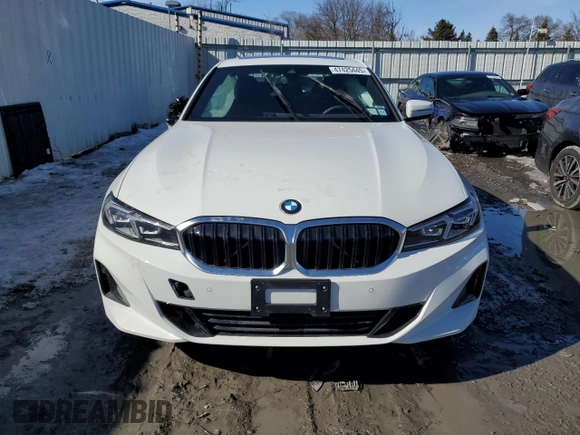 2024 BMW 3 Series 330i xDrive with VIN 3MW89FF07R8E23225, listed as a Copart auction lot 47425445 with 0 mi miles and Salvage Title. Bid and sale history available at carsss.com. Image 5.