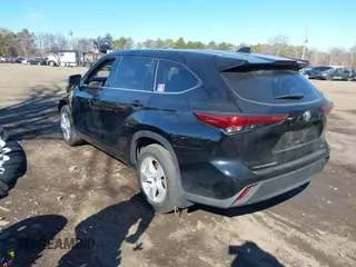2021 Toyota Highlander L with VIN 5TDCZRBH8MS070150, listed as a IAAI auction lot 41642207 with 32,791 mi miles and . Bid and sale history available at DreamBid. Image 3.