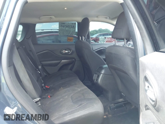 2020 Jeep Cherokee Latitude с VIN 1C4PJLCB7LD645140, выставлен на аукционе IAAI как лот 42330707 с пробегом 93 808 миль миль и . История ставок и продаж доступна на DreamBid. Изображение 8.
