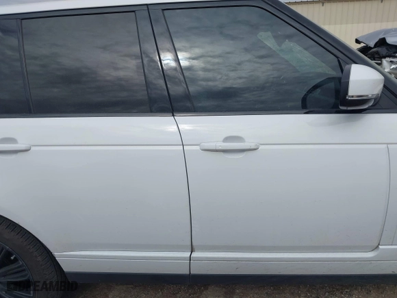 2019 Land Rover Range Rover HSE with VIN SALGS2SVXKA552883, listed as a IAAI auction lot 41543612 with 66,342 mi miles. Bid and sale history available at carsss.com. Image 14.