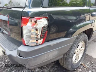 2004 Jeep Grand Cherokee Laredo with VIN 1J8GW48S94C357443, listed as a IAAI auction lot 42309958 with 176,738 mi miles and . Bid and sale history available at DreamBid. Image 6.