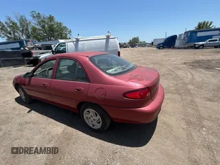 2000 Ford Escort Fleet z VIN 3FAFP13PXYR258385, wystawiony jako Copart lot #57472665 z przebiegiem 79 947 mil mil oraz Tytuł czysty. Historia ofert i sprzedaży dostępna na DreamBid. Obrazek 3.
