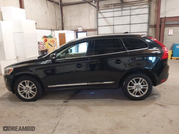 2015 Volvo XC60 T5 with VIN YV4612RK1F2726807, listed as a IAAI auction lot 41639436 with 186,513 mi miles. Bid and sale history available at carsss.com. Image 15.