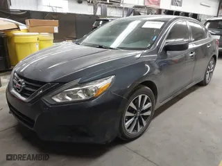 2017 Nissan Altima 2.5 SV with VIN 1N4AL3AP3HC124367, listed as a IAAI auction lot 41588541 with 112,482 mi miles. Bid and sale history available at carsss.com. Image 17.