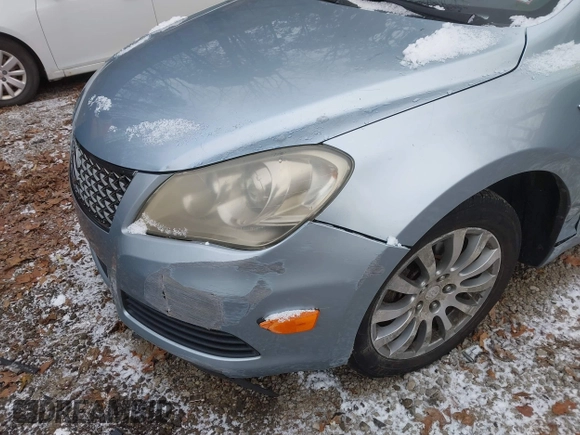 2010 Suzuki Kizashi SE with VIN JS2RE9A30A6101436, listed as a IAAI auction lot 40998132 with 140,786 mi miles and . Bid and sale history available at DreamBid. Image 6.