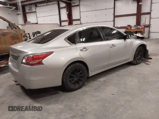 2015 Nissan Altima SV with VIN 1N4AL3APXFC428325, listed as a IAAI auction lot 41413555 with 136,778 mi miles and . Bid and sale history available at DreamBid. Image 4.