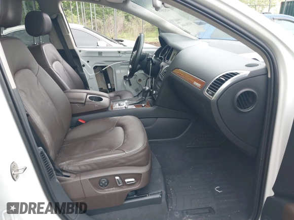 2015 Audi Q7 Premium Plus с VIN WA1LGAFE7FD027337, выставлен на аукционе IAAI как лот 42182400 с пробегом 82 269 миль миль и . История ставок и продаж доступна на DreamBid. Изображение 5.