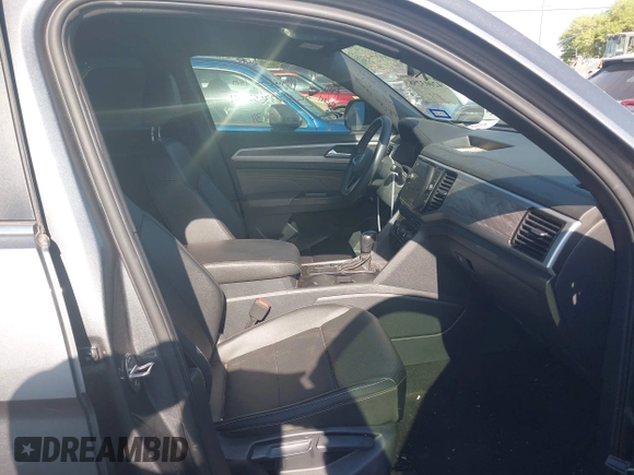 2022 Volkswagen Atlas SE with VIN 1V2JE2CA0NC224539, listed as a IAAI auction lot 42003758 with 59,363 mi miles and . Bid and sale history available at DreamBid. Image 5.