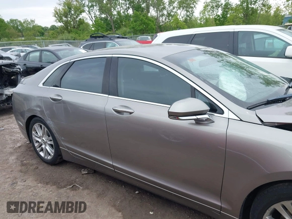 2016 Lincoln MKZ with VIN 3LN6L2G91GR614983, listed as a IAAI auction lot 42345061 with 35,977 mi miles and . Bid and sale history available at DreamBid. Image 13.