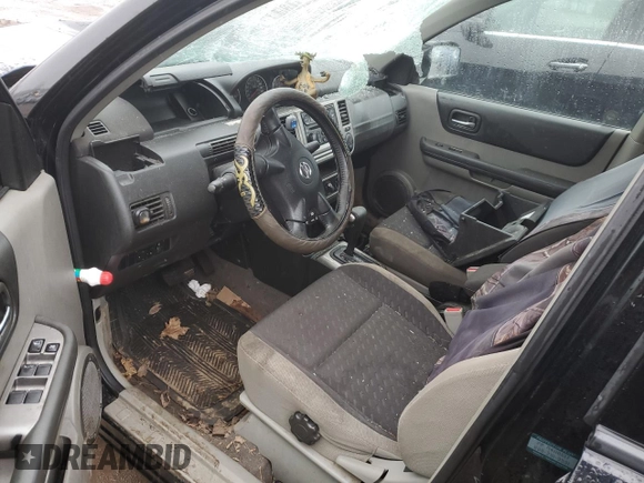 2005 Nissan X-Trail XE z VIN JN8BT08V65W103402, wystawiony jako Copart lot #48140704 z przebiegiem Nie podano mil oraz Szkody całkowita. Historia ofert i sprzedaży dostępna na DreamBid. Obrazek 8.