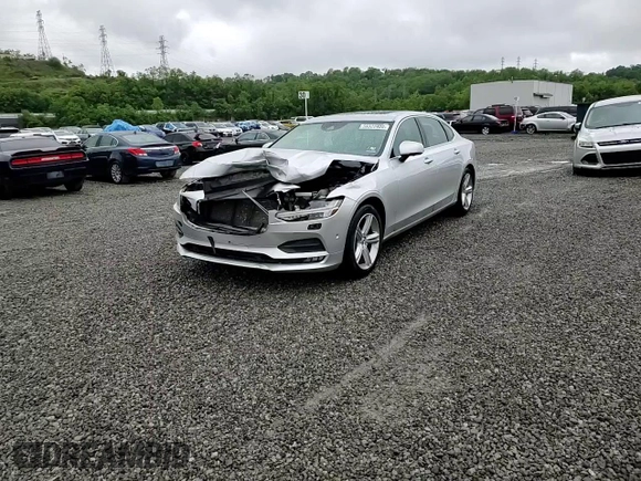 2018 Volvo S90 Momentum z VIN LVY982MK3JP021028, wystawiony jako Copart lot #58322405 z przebiegiem 132 198 mil mil oraz Szkoda całkowita • Salvage title. Historia ofert i sprzedaży dostępna na DreamBid. Obrazek 13.