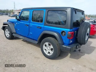 2021 Jeep Wrangler Unlimited Sport S z VIN 1C4HJXDG4MW743151, wystawiony jako IAAI lot #42204776 z przebiegiem 42 363 mil mil oraz . Historia ofert i sprzedaży dostępna na DreamBid. Obrazek 3.