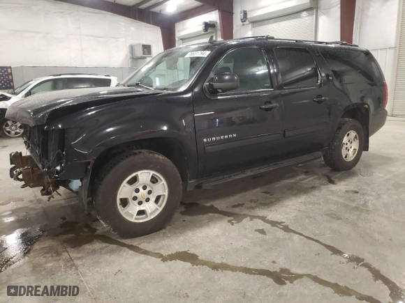 2014 Chevrolet Suburban LT with VIN 1GNSKJE75ER136178, listed as a Copart auction lot 78631794 with 215,195 mi miles and Salvage Title. Bid and sale history available at carsss.com. Image 1.