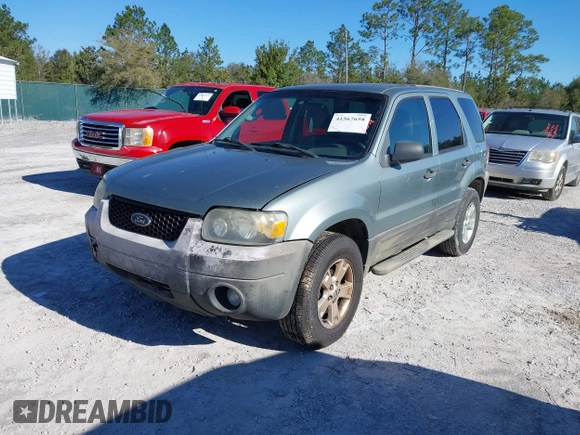 2007 Ford Escape XLT with VIN 1FMYU03Z07KA20616, listed as a IAAI auction lot 41567658 with 142,907 mi miles. Bid and sale history available at carsss.com. Image 2.