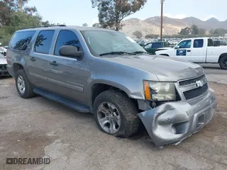 2007 Chevrolet Suburban LT with VIN 3GNFC16007G191138, listed as a IAAI auction lot 41425886 with 150,250 mi miles. Bid and sale history available at carsss.com. Image 1.