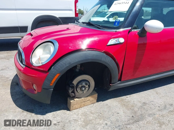 2009 MINI Hardtop S with VIN WMWMF73529TW84638, listed as a IAAI auction lot 42565544 with 60,721 mi miles and . Bid and sale history available at DreamBid. Image 6.