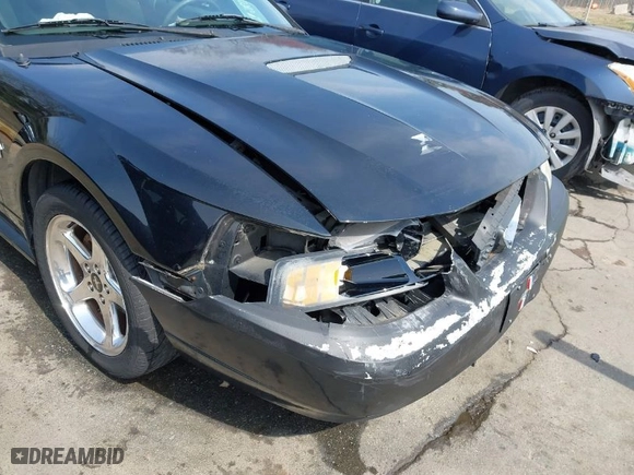 2001 Ford Mustang Standard with VIN 1FAFP40461F237922, listed as a IAAI auction lot 41803003 with 135,411 mi miles. Bid and sale history available at carsss.com. Image 6.