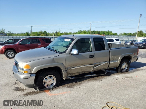 2002 GMC Sierra 1500 SLE z VIN 2GTEK19T221377505, wystawiony jako Copart lot #52590575 z przebiegiem 255 933 mil mil oraz Szkoda całkowita • Salvage title. Historia ofert i sprzedaży dostępna na DreamBid. Obrazek 1.