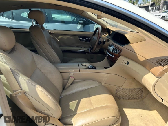 2010 Mercedes-Benz CL 550 z VIN WDDEJ8GB7AA025620, wystawiony jako Copart lot #73417454 z przebiegiem 193 339 mil mil oraz Czysty tytuł • Clean title. Historia ofert i sprzedaży dostępna na DreamBid. Obrazek 5.