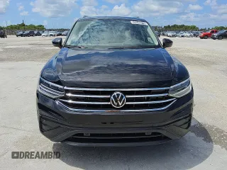 2024 Volkswagen Tiguan SE with VIN 3VVNB7AXXRM074896, listed as a Copart auction lot 52645015 with 13,872 mi miles and Clean title. Bid and sale history available at DreamBid. Image 5.