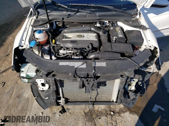 2014 Volkswagen CC Sport with VIN WVWBN7AN4EE525005, listed as a Copart auction lot 41372125 with 104,646 mi miles and Salvage Title. Bid and sale history available at carsss.com. Image 11.