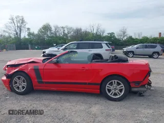 2014 Ford Mustang V6 with VIN 1ZVBP8EM3E5208282, listed as a IAAI auction lot 42104971 with Not Provided miles. Bid and sale history available at carsss.com. Image 14.