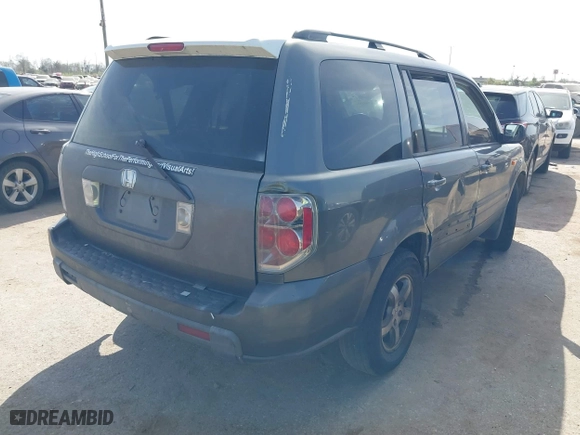 2008 Honda Pilot SE with VIN 5FNYF28328B010912, listed as a IAAI auction lot 41791807 with 247,065 mi miles. Bid and sale history available at carsss.com. Image 4.