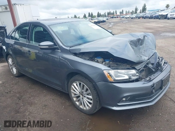 2016 Volkswagen Jetta Sedan 1.8T SEL with VIN 3VWL17AJ4GM331002, listed as a IAAI auction lot 41939962 with 40,344 mi miles. Bid and sale history available at carsss.com. Image 1.